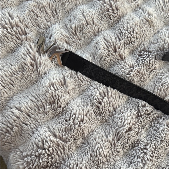 Michael Kors Black Belt with Silver MK Logo - Picture 1 of 2